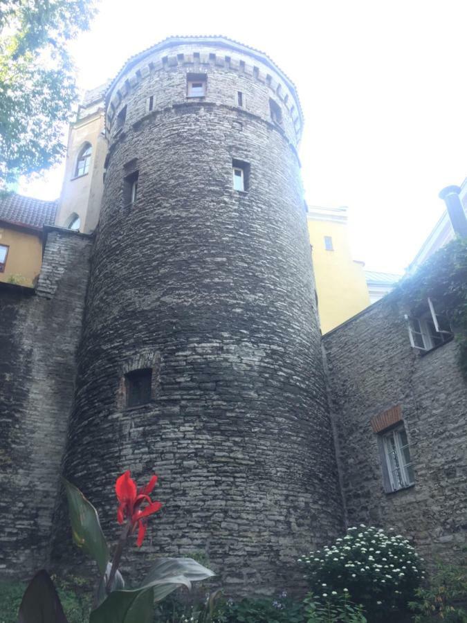 Rapunzel Tower Apartment Tallinn Exterior photo
